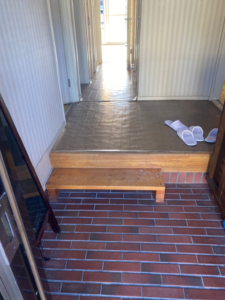 京都府訳あり物件の玄関