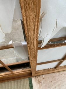 神奈川県事故物件のボロボロの障子