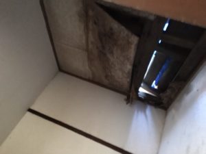 雨漏りの家　－三重県ー
