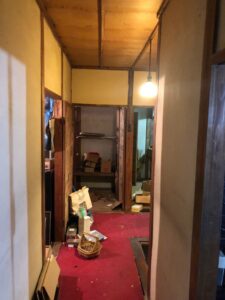 埼玉県訳あり物件の廊下