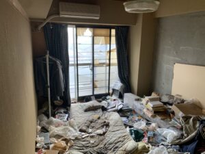 京都府訳あり物件・ゴミ屋敷の寝室