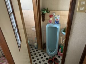 滋賀県の訳あり物件の男子専用トイレ