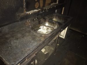 白アリで家がボロボロ状態